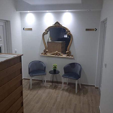 Apartmani Centar เซียนิตซา ภายนอก รูปภาพ