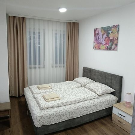 Apartmani Centar เซียนิตซา ภายนอก รูปภาพ