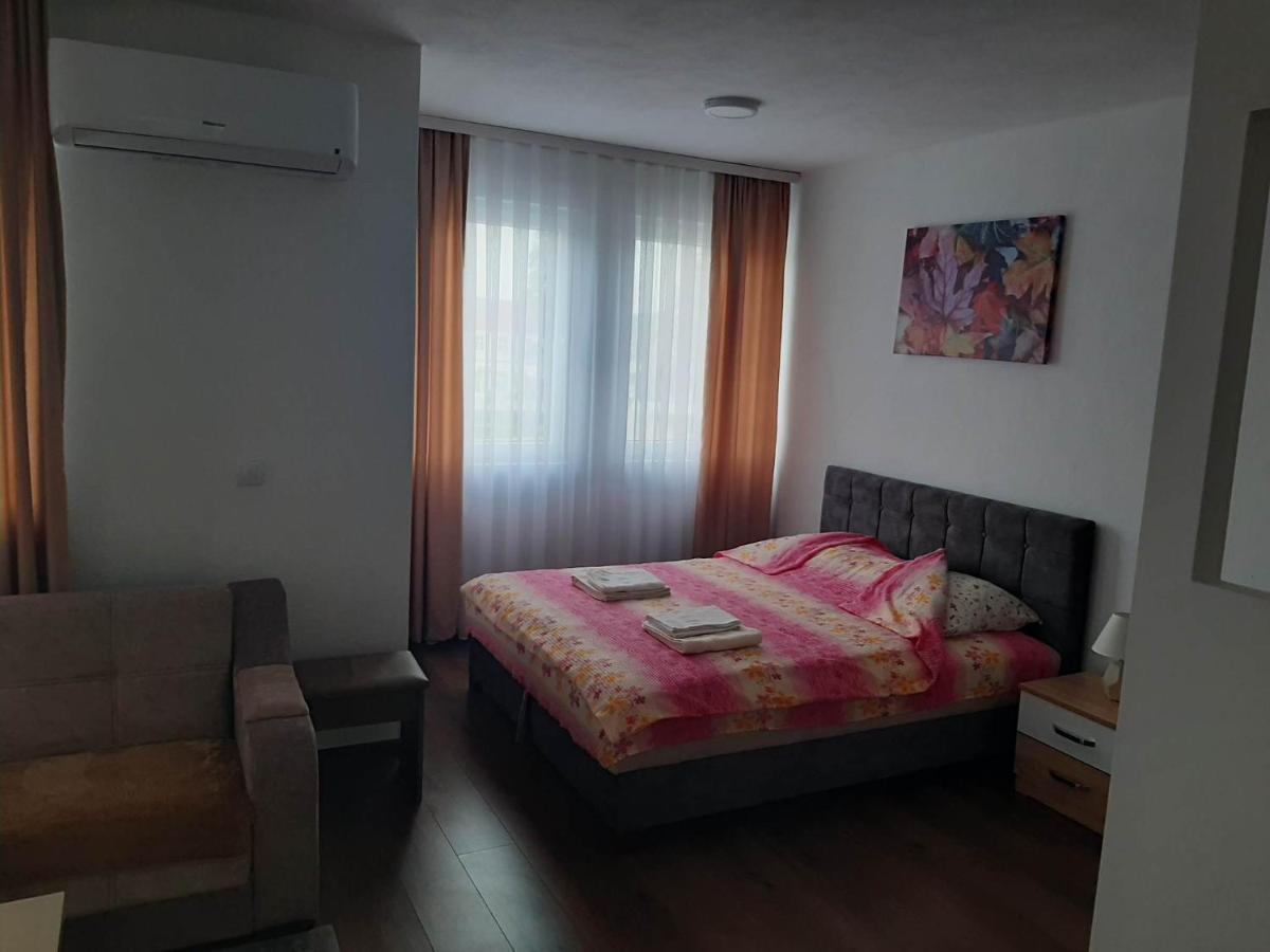 Apartmani Centar เซียนิตซา ภายนอก รูปภาพ