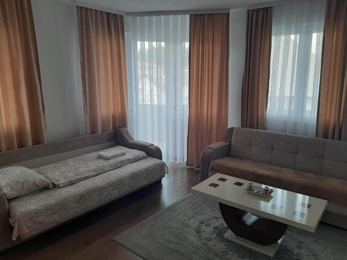 Apartmani Centar เซียนิตซา ภายนอก รูปภาพ