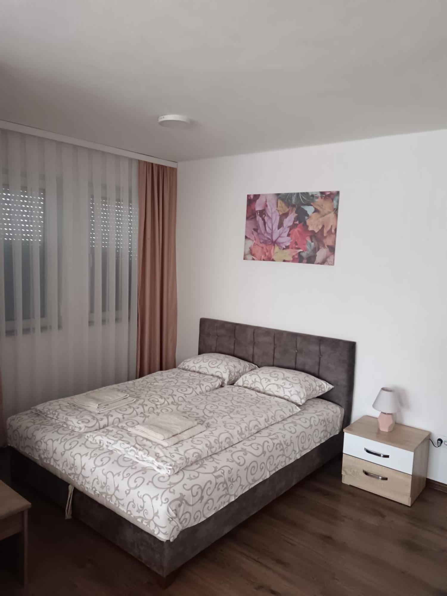 Apartmani Centar เซียนิตซา ภายนอก รูปภาพ