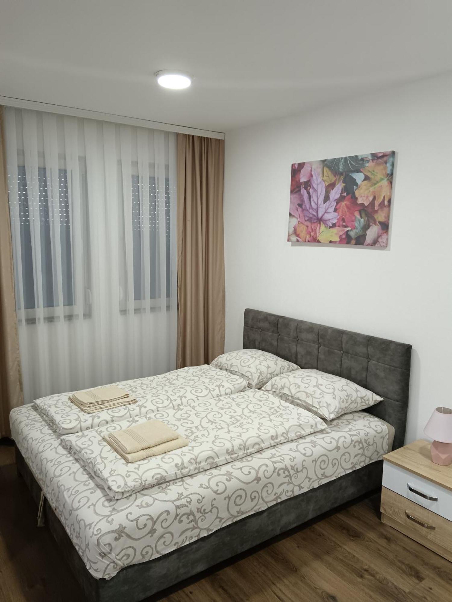 Apartmani Centar เซียนิตซา ภายนอก รูปภาพ